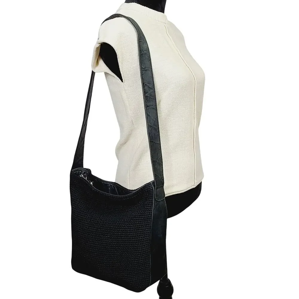 The SAK Black Crochet Knit Boho Shoulder Handbag Purse Bag Hippie PRE-OWNED - Picture 3 of 10
